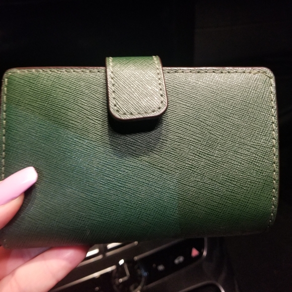 Michael kors Green Wallet - Picture 2 of 14